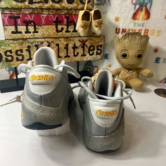 Nike Freak 1 GS, Metallic Silver. - Picture 2 of 13